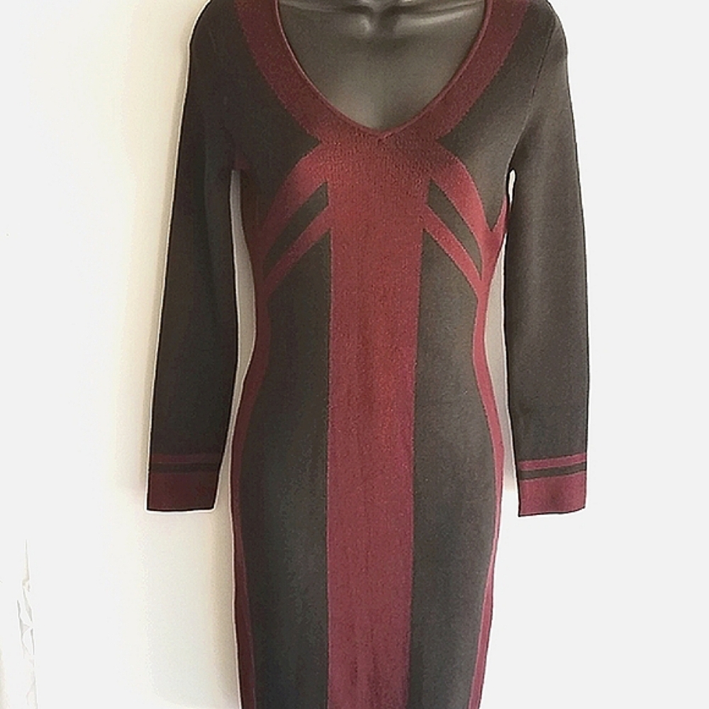 Max Studio Color Block Fitted Sweater Dress ⭐⭐ - Picture 3 of 7